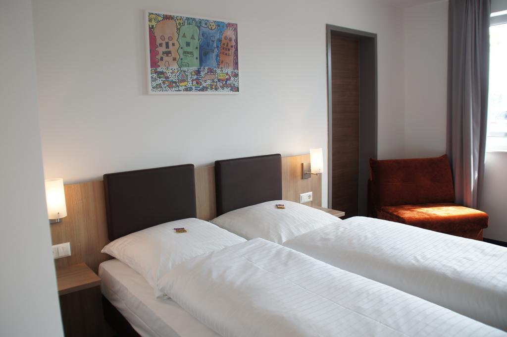 Euro Hotel Friedberg Zimmer foto